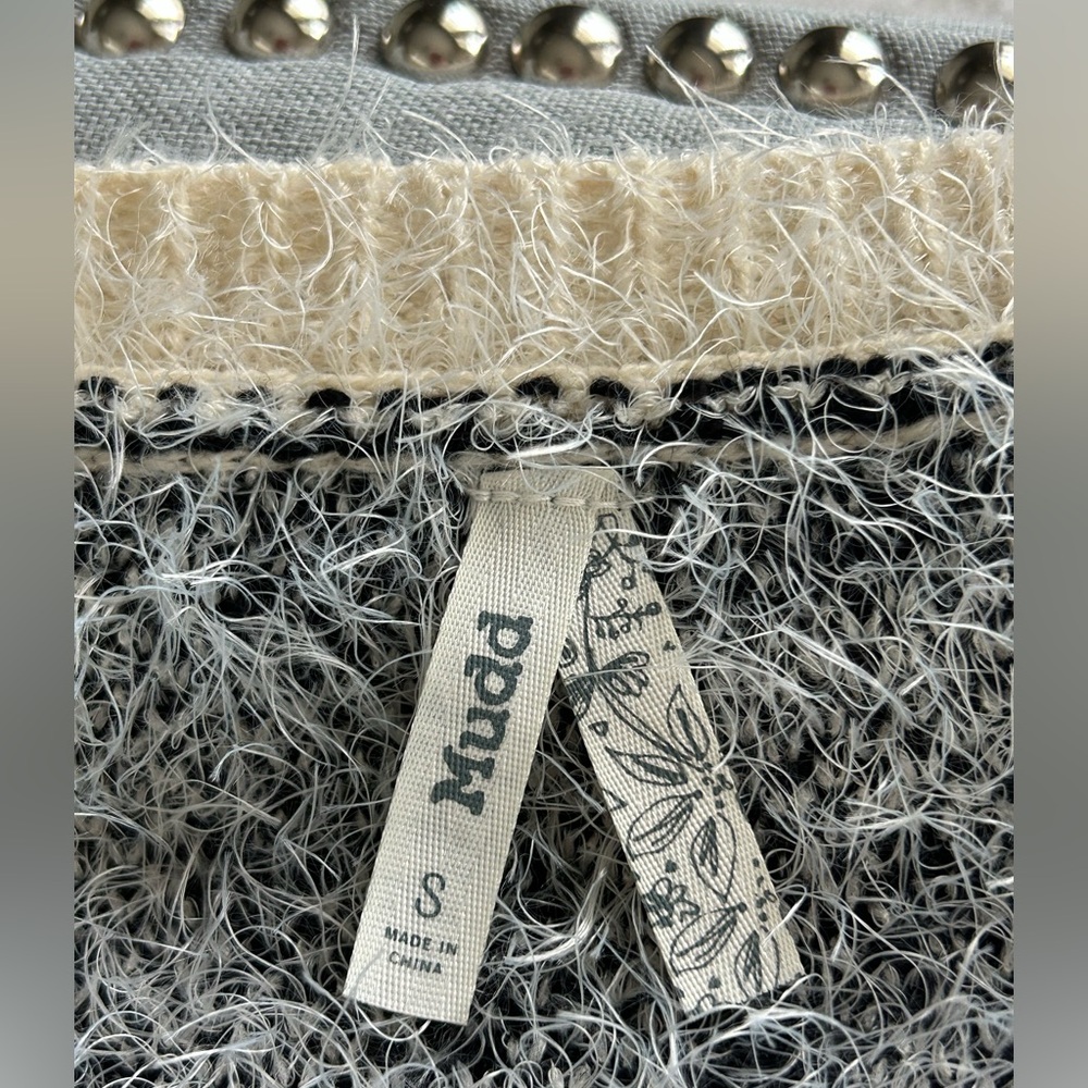 Mudd Soft Fuzzy Cheetah Animal Print Eyelash Knit Crew Neck Sweater Size S - Picture 7 of 12